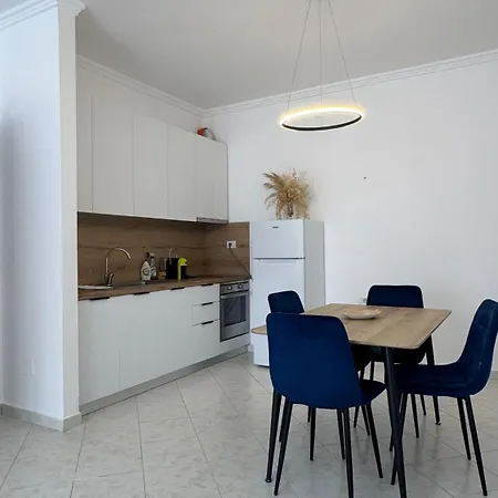 Blu Near Qerreti Appartement