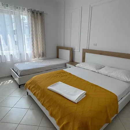 Blu Near Qerreti Appartement *